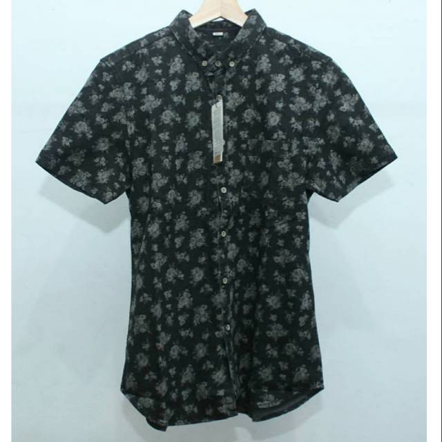 Kemeja Motif Floral Hitam bahan Denim