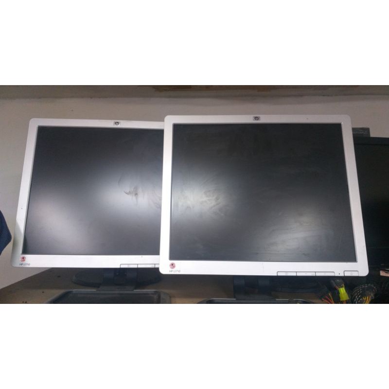 Monitor LCD 17 inch Kotak berbagai merk.