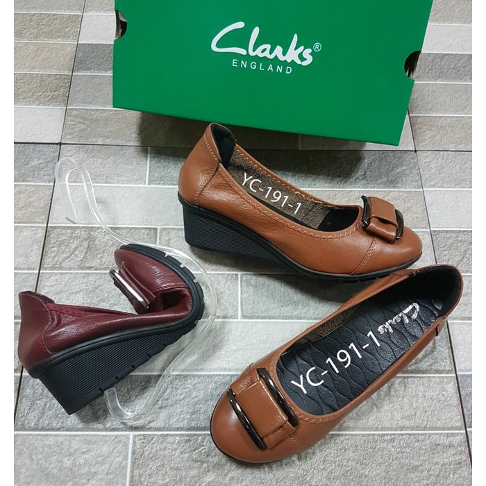 Sepatu wedges kulit kerja wanita Clarks 191-1