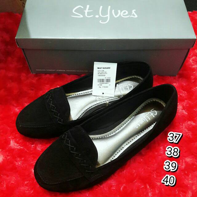 Sepatu st yves