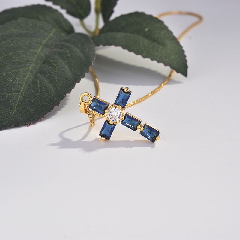 [Ready Stock]Fashion Popular Gold-Plated Inlaid Sapphire Pendant Luxury Cross Necklace