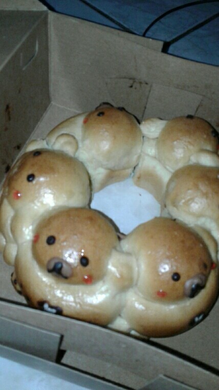 Panda Duduk , Roti Manis Karakter Berbentuk Panda Dengan Isi Yang Enak