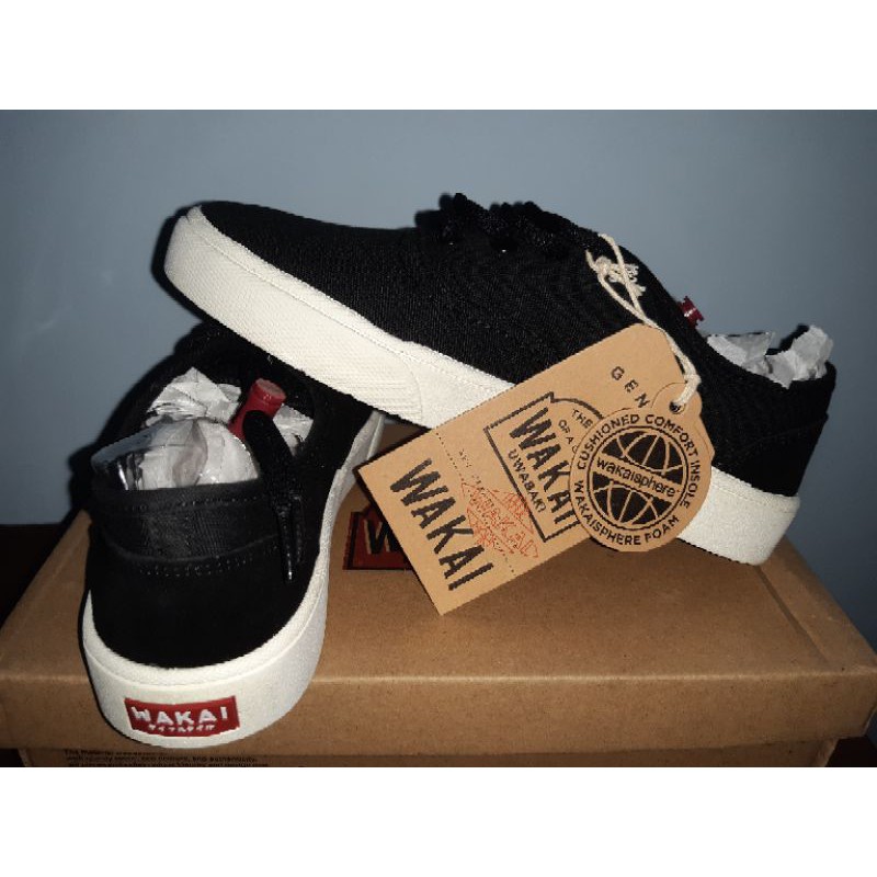 Sepatu Wakai Uwabaki Slip On Black