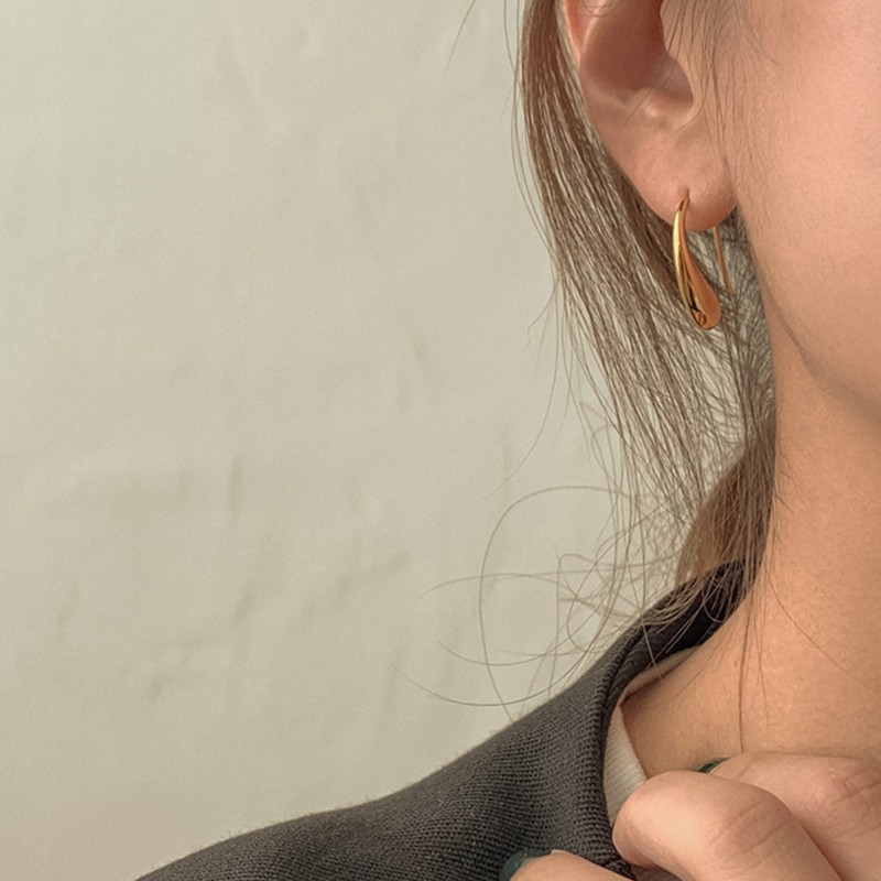 Anting Klip Tulang Telinga Hypoallergenic Desain Tetesan Air Gaya Korea Untuk Wanita