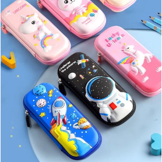 

Kotak Pensil Karakter 3D Astronot Rocket Tempat pensil unicorn CS002 ficok33 Ayo Order