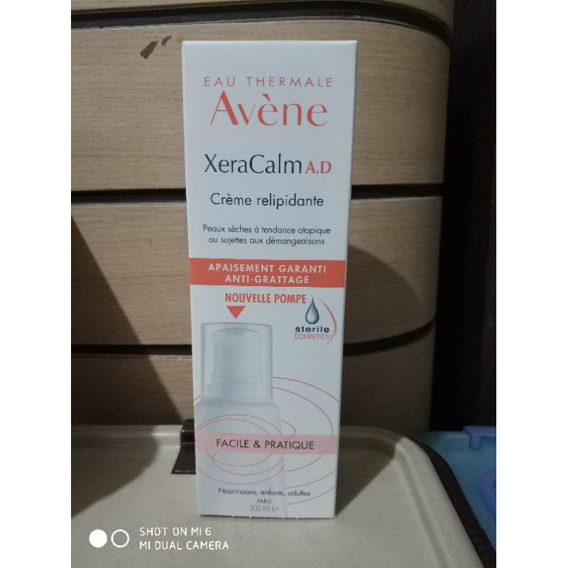 Avene XeraCalm A.D Lipid Replenishing Cream  200 ML