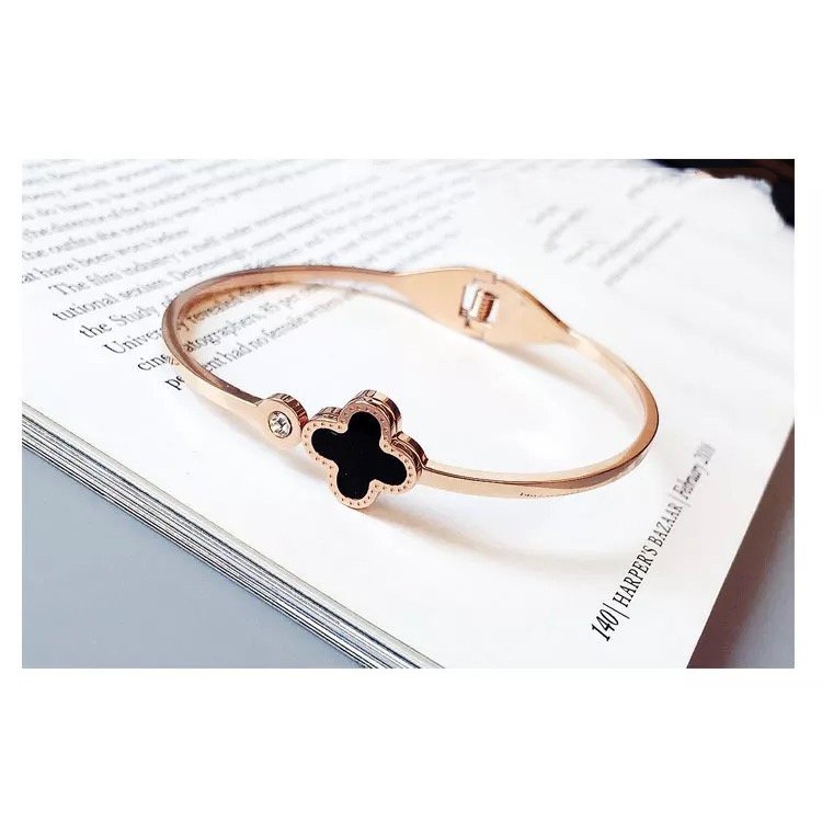 Gelang Terbuka Wanita Dengan Semanggi Daun Empat Klasik Keberuntungan 18K Preppy Style/Titanium Steel/Rose Gold