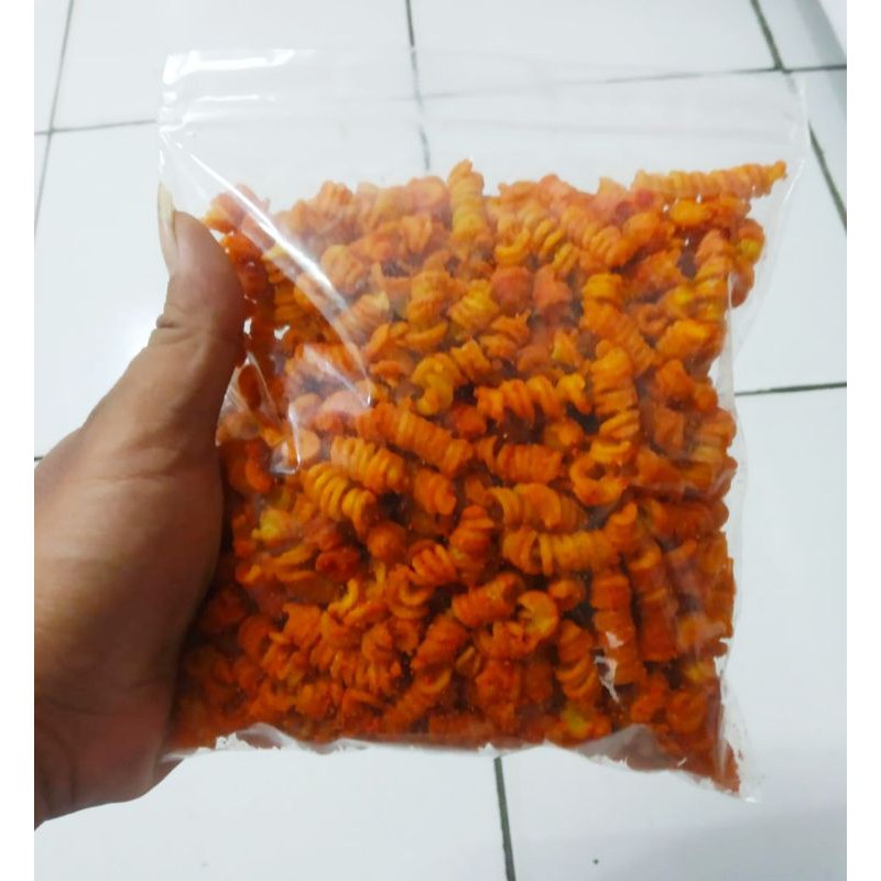 

Makaroni Spiral Pedas / Makaroni Kriwil / Makaroni Uril 250 Gram Cemilan Murah - Fadillah snack