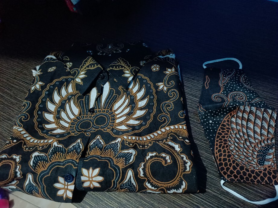 Kemeja Batik Pria Lengan Pendek Dirgantara