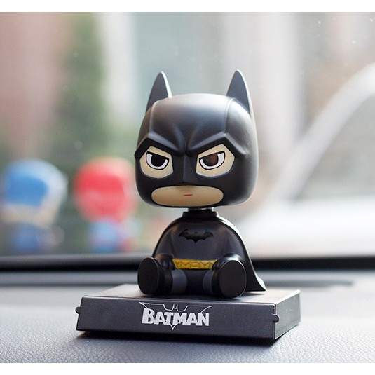 Pajangan Figure Miniatur Mobil BATMAN Per Goyang Kepala Shacking Head Toy