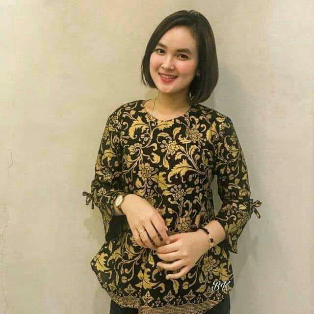 Seragam Keluarga Maura Couple Sania Ruflle Batik Couple Ori Ndoro Jowi - Motif Bakung Prada-BLUSE
