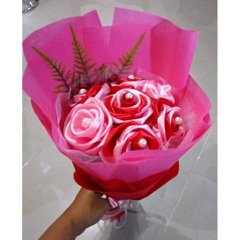 BUCKET BUNGA SATIN / BUNGA WISUDA / BUNGA TIPE #1