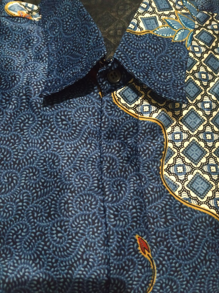 Batik Semi Sutra Berfuring Lengan Pendek  Batik Clasik Bati Pekalongan Solo Yogyakarta Fashion Batik