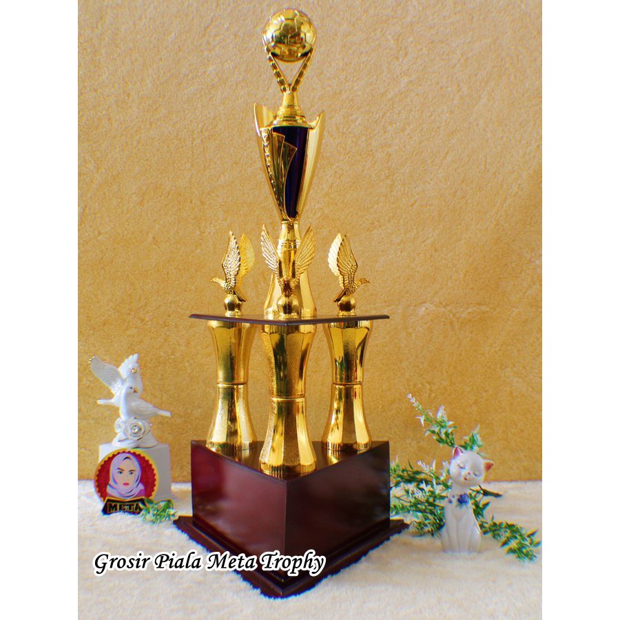 Piala JUARA 123 & Harapan MURAH Sepak Bola Tenis Meja Bulutangkis Basket Karate Lari Import KAKI 3