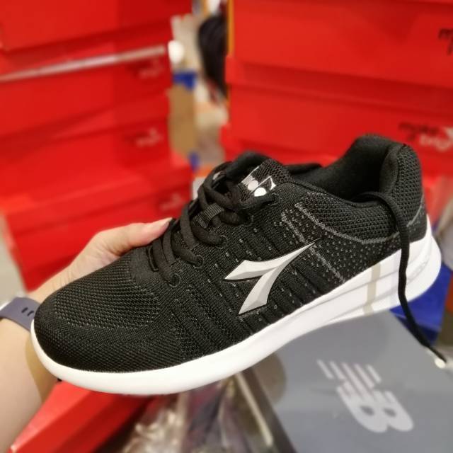 diadora shoes original