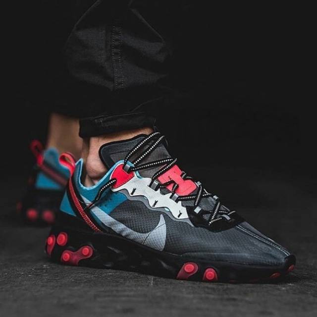 nike react grey red