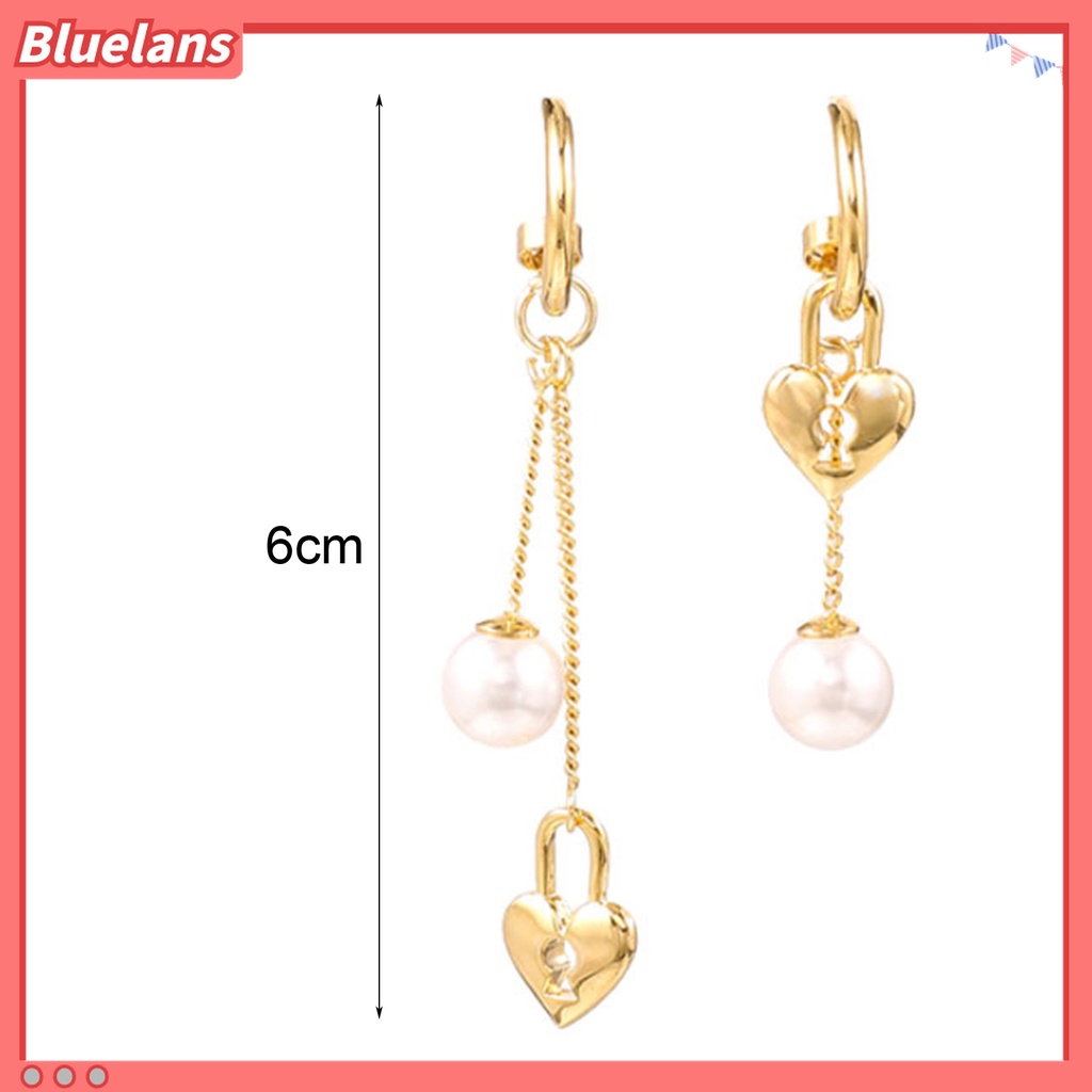 1 Pasang Anting Juntai Bentuk Hati Bahan Alloy Untuk Wanita