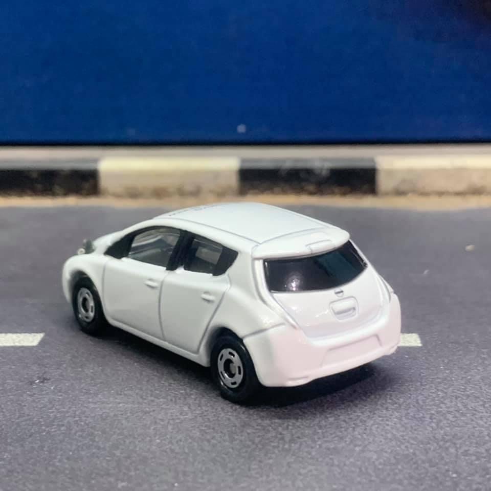 Tomica Tokyo Motor Show 2011 Nissan Leaf