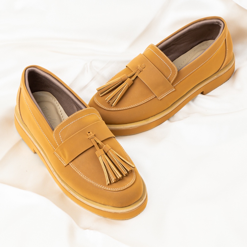 Sepatu Flat Loafer Wanita / Sepatu Flatshoes Cokelat / Sepatu Bahan Bludru / Sepatu Docmar / Sepatu Loafer Wanita Tinochi Fluffy