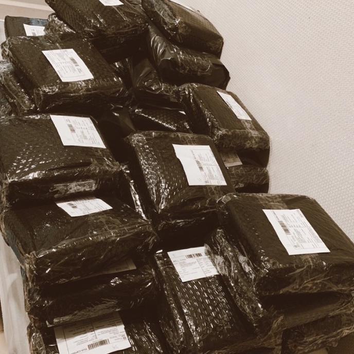 

GIFT BOX HAMPERS ULANG TAHUN /BIRTHDAY GIFT BOX / HADIAH WISUDA