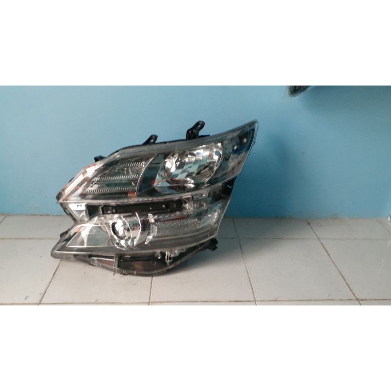 Headlamp Toyota Vellfire 2014 kiri