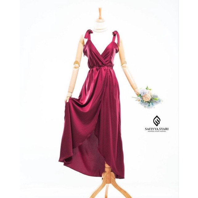 Long diana Dress Redgrape by Safiyya Syari