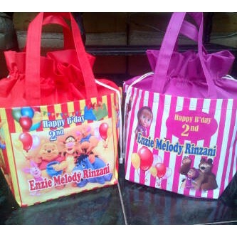 

tas souvenir ulang tahun/tas souvenir model serut/tas souvenir muat box nasi 18/nasi box 18/tas ulang tahun desain suka-suka