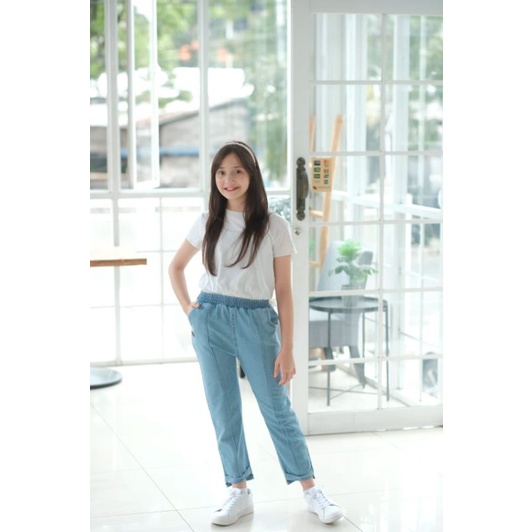 TEEKAY JEANS LIZA DAN RUBBY
