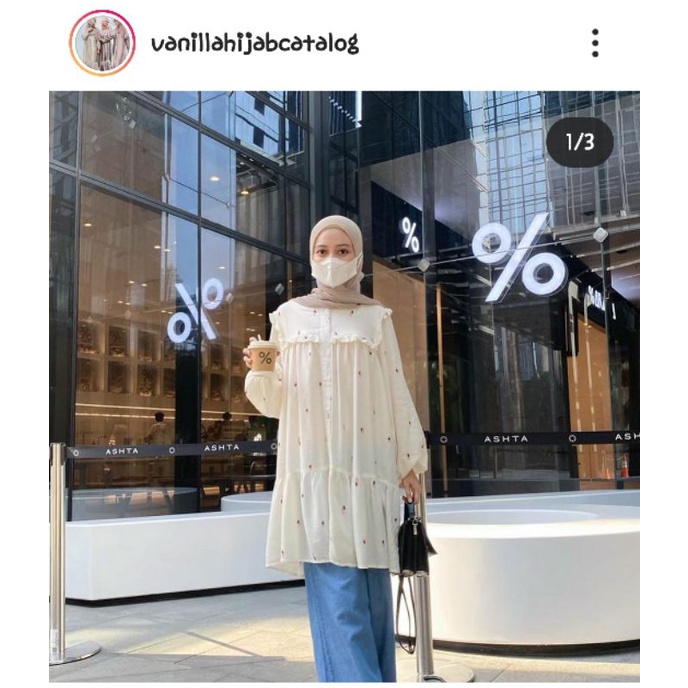 Cupcake Blouse Creamwhite size L by Vanilla Hijab