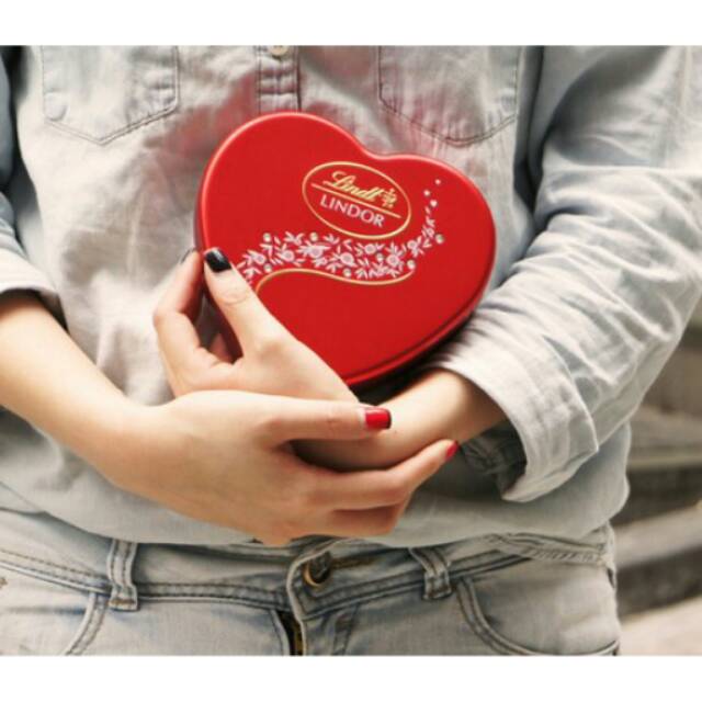 

Lindt Lindor Swarovski Crystal Heart Chocolate Tin Coklat Cokelat Valentine