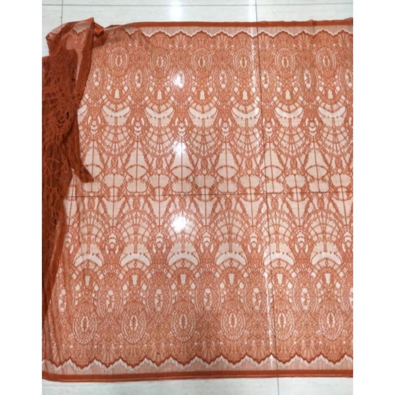 Lace panel chantily, brukat chantily