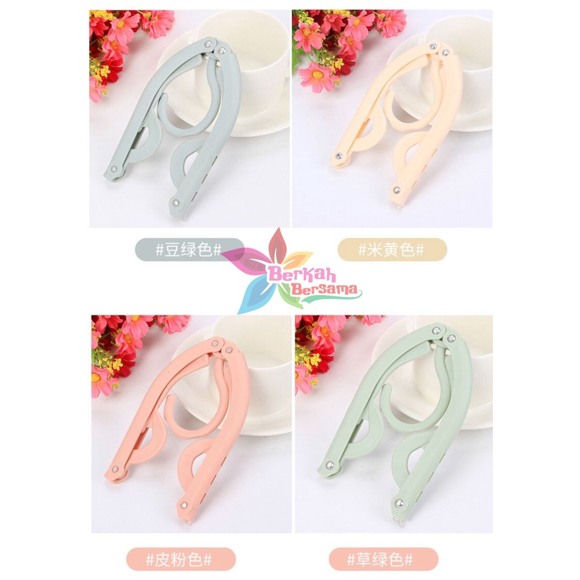 RT72 GANTUNGAN HANGER BAJU LIPAT PORTABLE travel plastik BB6357