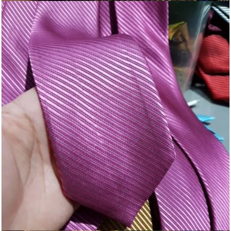 Dasi Pria Slim Bahan Kain Satin Warna Ungu Pink Motif Salur Terbaru