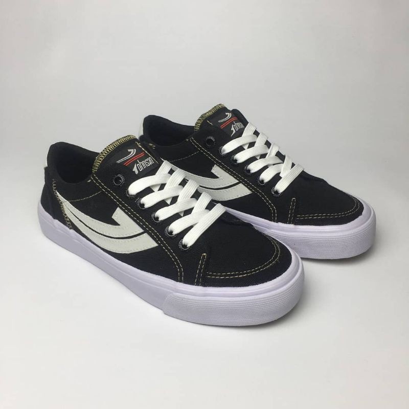 Sepatu Johnson Orion Black White Low Cut Original