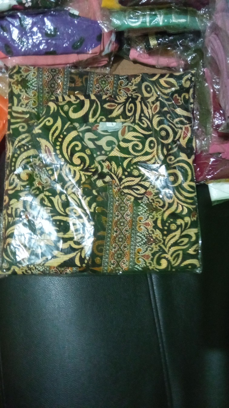 Lembayung.id / Kemeja Batik Lengan Panjang Motif Cacing Gold