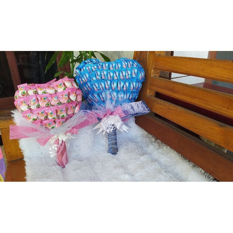 

BUKET KADO WISUDA KADO KEKINIAN BUKET PERMEN