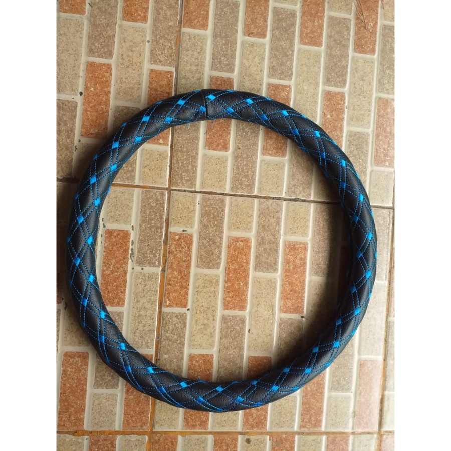 Cover Sarung Stir Mobil hitam Jahit biru