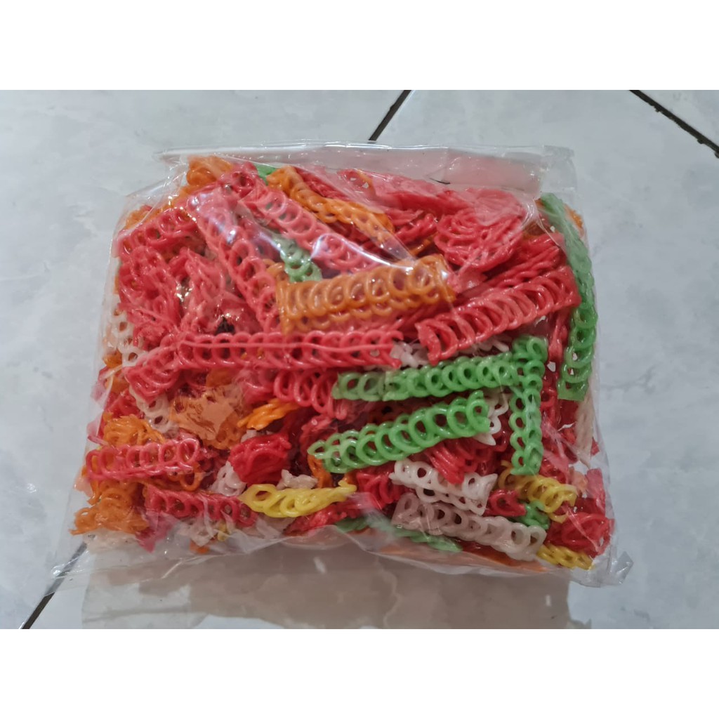 

KERUPUK KEPANG/RANTAI WARNA MERK IKAN DORANG REPACK 500 Gram