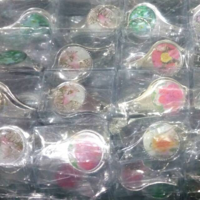 

Souvenir Gunting Kuku Oval / Bulat 3 in 1