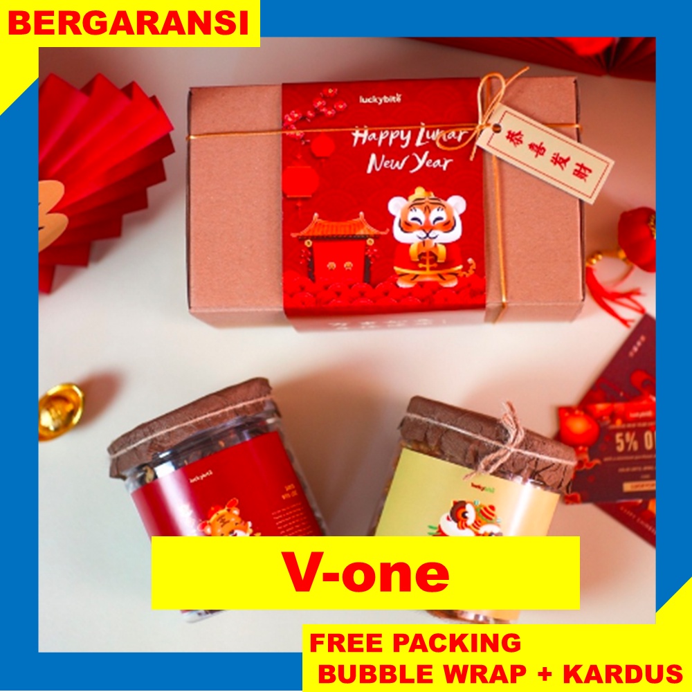 

Hampers Imlek / CNY Hampers - Cookies 2 Jar + FREE KARTU + TALI + TAG + SLEEVE + VOUCHER + BUBBLE WRAP