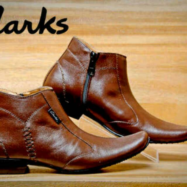 pantofel clarks kulit pria