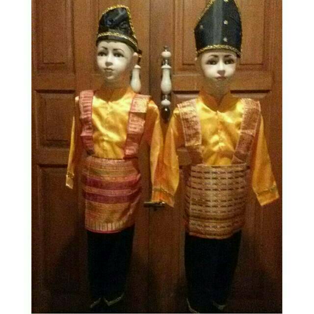 Pakaian Adat Aceh Kostum Tari Saman Perempuan dan Laki Pakaian Adat Aceh Kostum Tari Saman Perempuan dan Laki