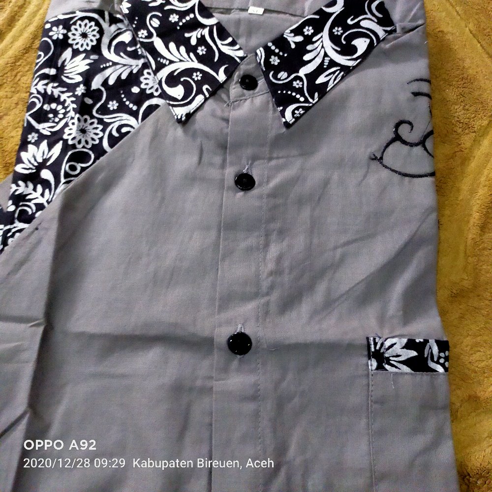 Kemeja Pendek Batik Motif Melati Model Clurit Kombinasi Bordir