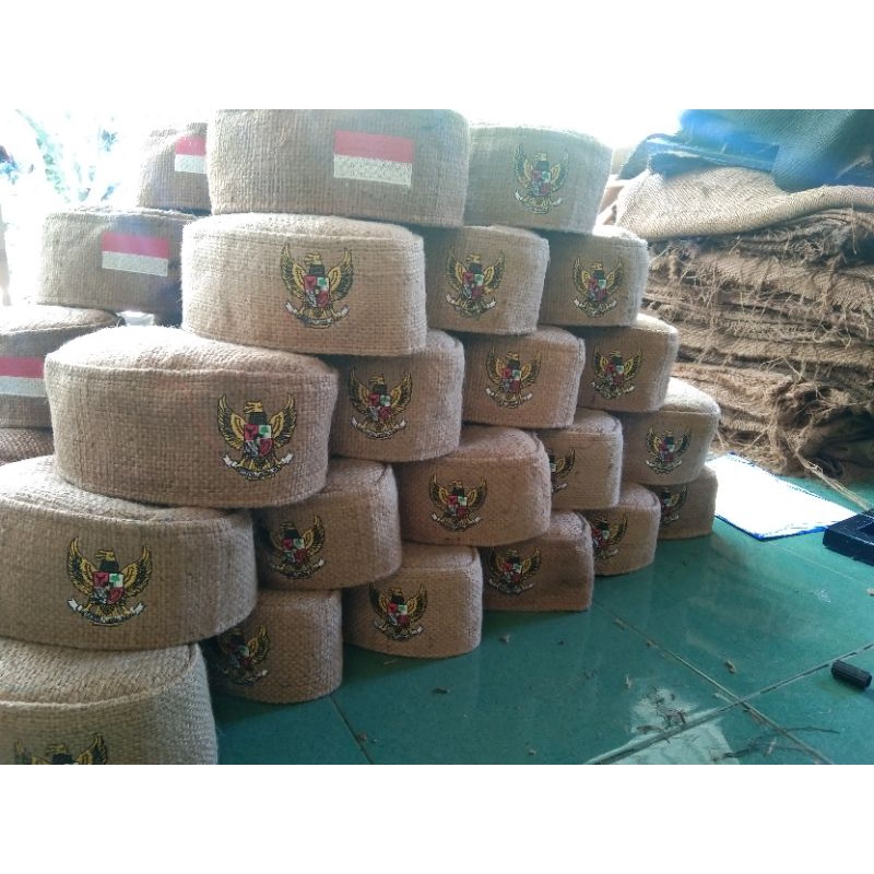 peci goni/songkok goni