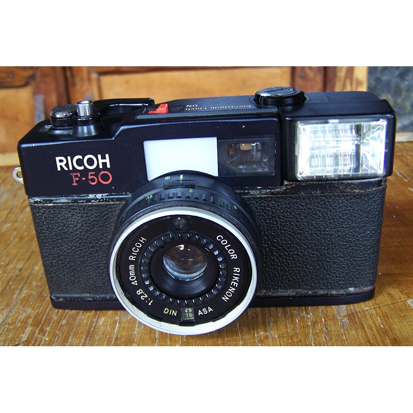 kamera analog jadul- RICOH F50 - murah aja- kode *00160*