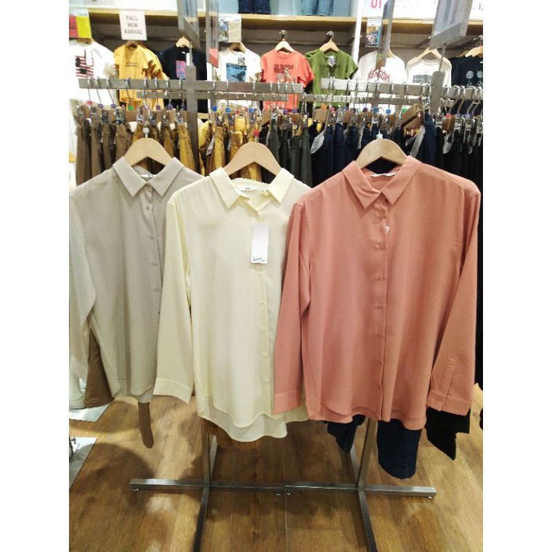 Baju atasan Wanita Blouse Rayon kerah tegah Uniqlo SALE