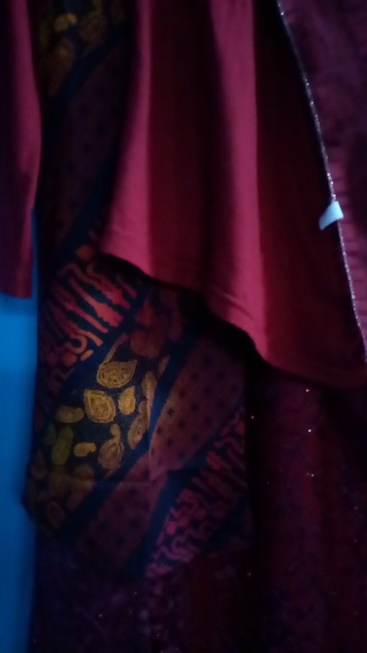 Kemeja Batik Songket Pendek Pria Cowok Slimfit Motif Gradasi Merah Maroon