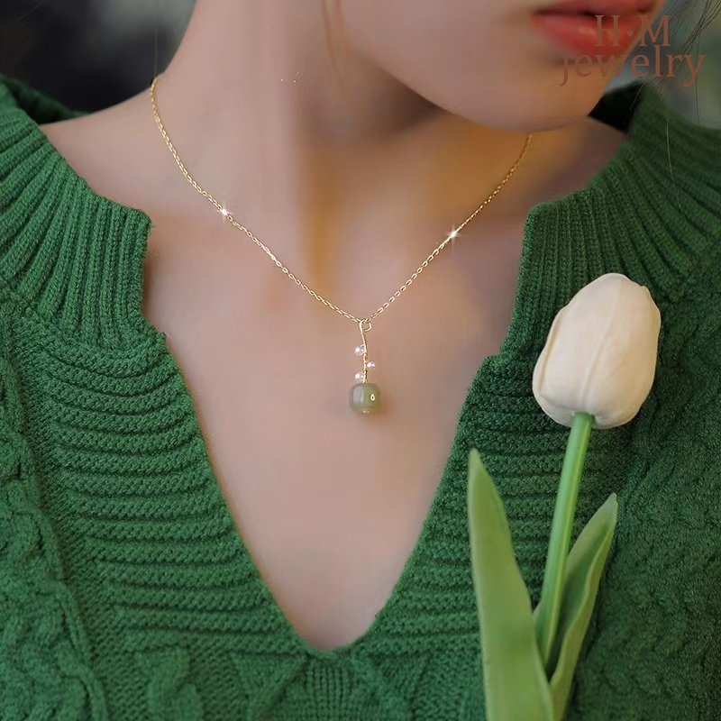 2022 Kalung Rantai Clavicle Simple Dengan Liontin Batu Giok Hetian + Mutiara Untuk Wanita