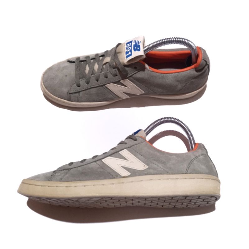 SEPATU / SNEAKES NB 891