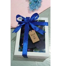 

paperbox mika frame putih/Box sana uk 25*20*6/ minimal 20pc